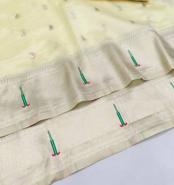 Cream zari woven paithani organza silk blend saree with blouse piece 3