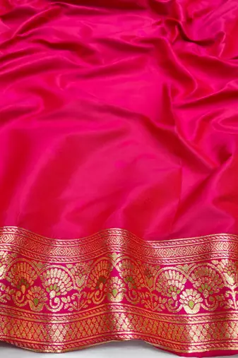 Mehendi zari woven silk blend saree with blouse piece