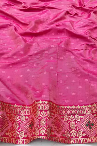 Pink zari woven silk blend saree with blouse piece