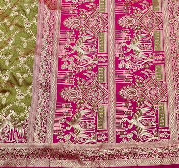 Mehendi zari woven silk blend saree with blouse piece 5