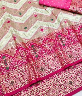 Cream zari woven silk blend saree with blouse piece 3