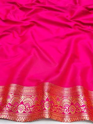 Peach zari woven silk blend saree with blouse piece 4