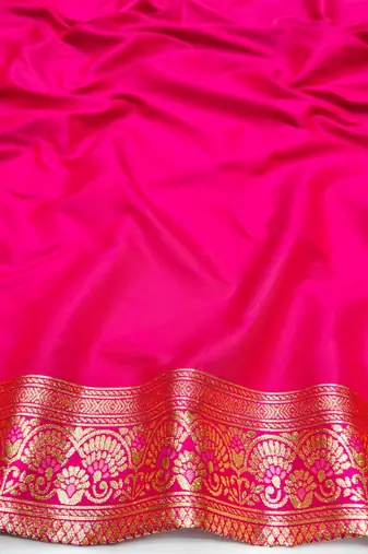 Peach zari woven silk blend saree with blouse piece