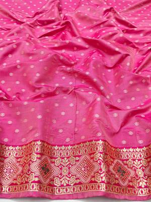 Cream zari woven silk blend saree with blouse piece 4