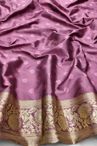 Magenta zari woven silk blend saree with blouse piece