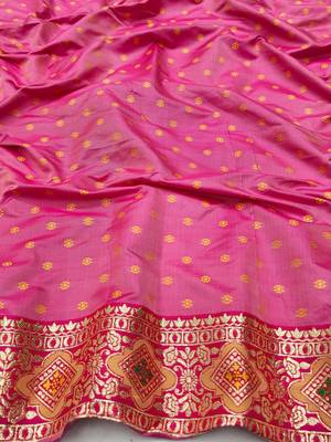 Gold zari woven silk blend saree with blouse piece 4