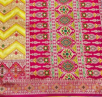 Gold zari woven silk blend saree with blouse piece 5
