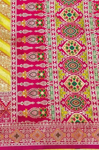 Gold zari woven silk blend saree with blouse piece