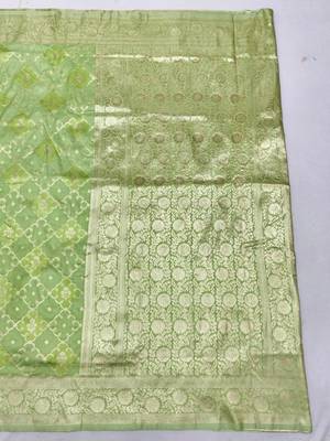 Green zari woven silk blend saree with blouse piece 2