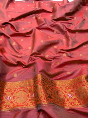 Green zari woven silk blend saree with blouse piece 4