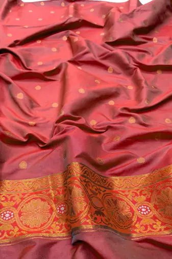 Green zari woven silk blend saree with blouse piece