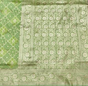 Green zari woven silk blend saree with blouse piece 5