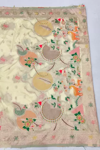 Cream zari woven silk blend saree with blouse piece
