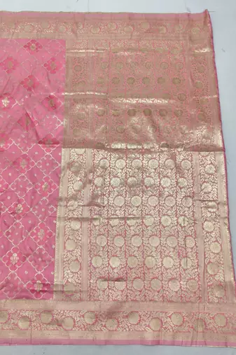 Pink zari woven silk blend saree with blouse piece