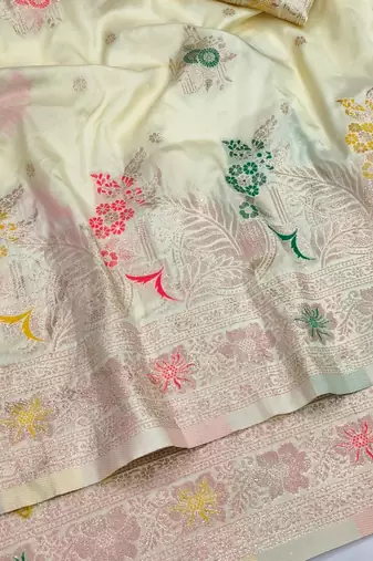Cream zari woven silk blend saree with blouse piece
