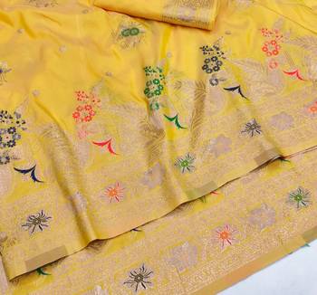Gold zari woven silk blend saree with blouse piece 3
