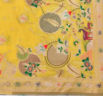Gold zari woven silk blend saree with blouse piece 5