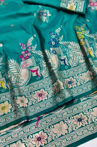 Rama zari woven silk blend saree with blouse piece