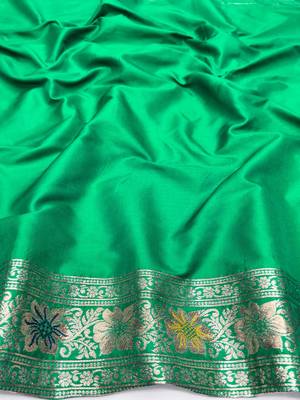 Green zari woven silk blend saree with blouse piece 4
