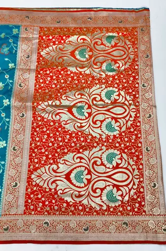Rama zari woven silk blend saree with blouse piece