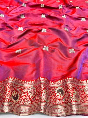 Rama zari woven silk blend saree with blouse piece 4