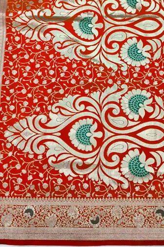 Rama zari woven silk blend saree with blouse piece