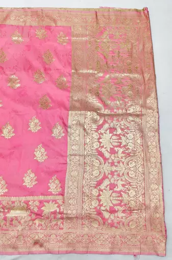 Pink zari woven silk blend saree with blouse piece