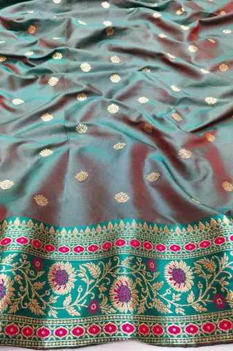 Pink zari woven silk blend saree with blouse piece