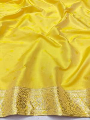 Gold zari woven silk blend saree with blouse piece 4