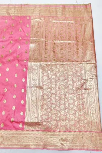 Pink zari woven silk blend saree with blouse piece