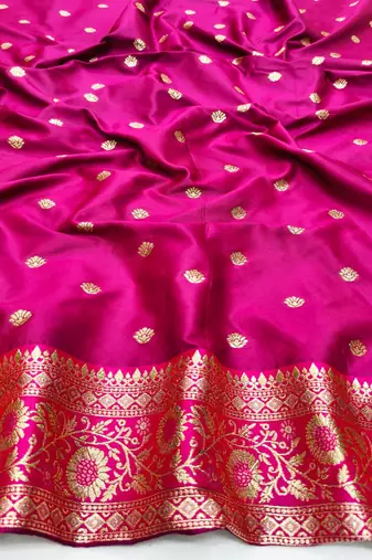 Peach zari woven silk blend saree with blouse piece