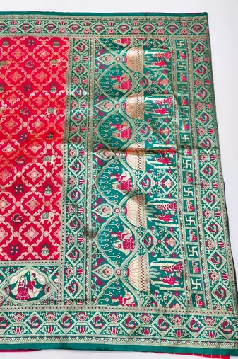 Pink zari woven silk blend saree with blouse piece