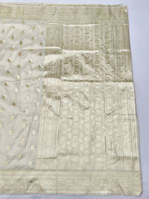 Cream zari woven silk blend saree with blouse piece 2