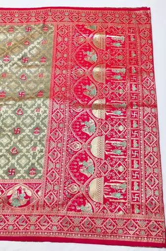 Grey zari woven silk blend saree with blouse piece