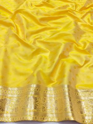 Gold zari woven silk blend saree with blouse piece 4