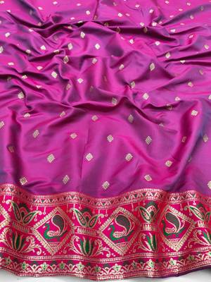 Rama zari woven silk blend saree with blouse piece 4