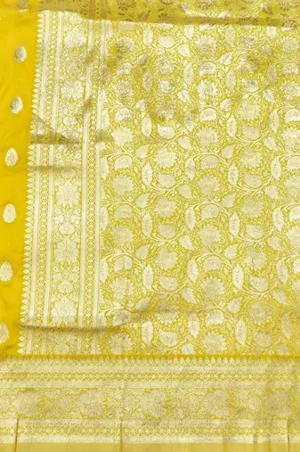 Gold zari woven silk blend saree with blouse piece