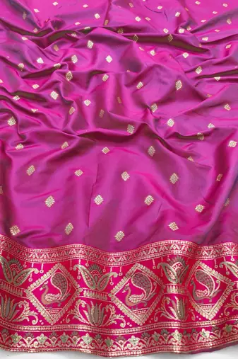 Peach zari woven silk blend saree with blouse piece