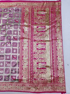 Magenta zari woven silk blend saree with blouse piece 2