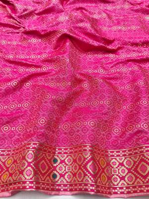 Pink zari woven patola silk blend saree with blouse piece 4