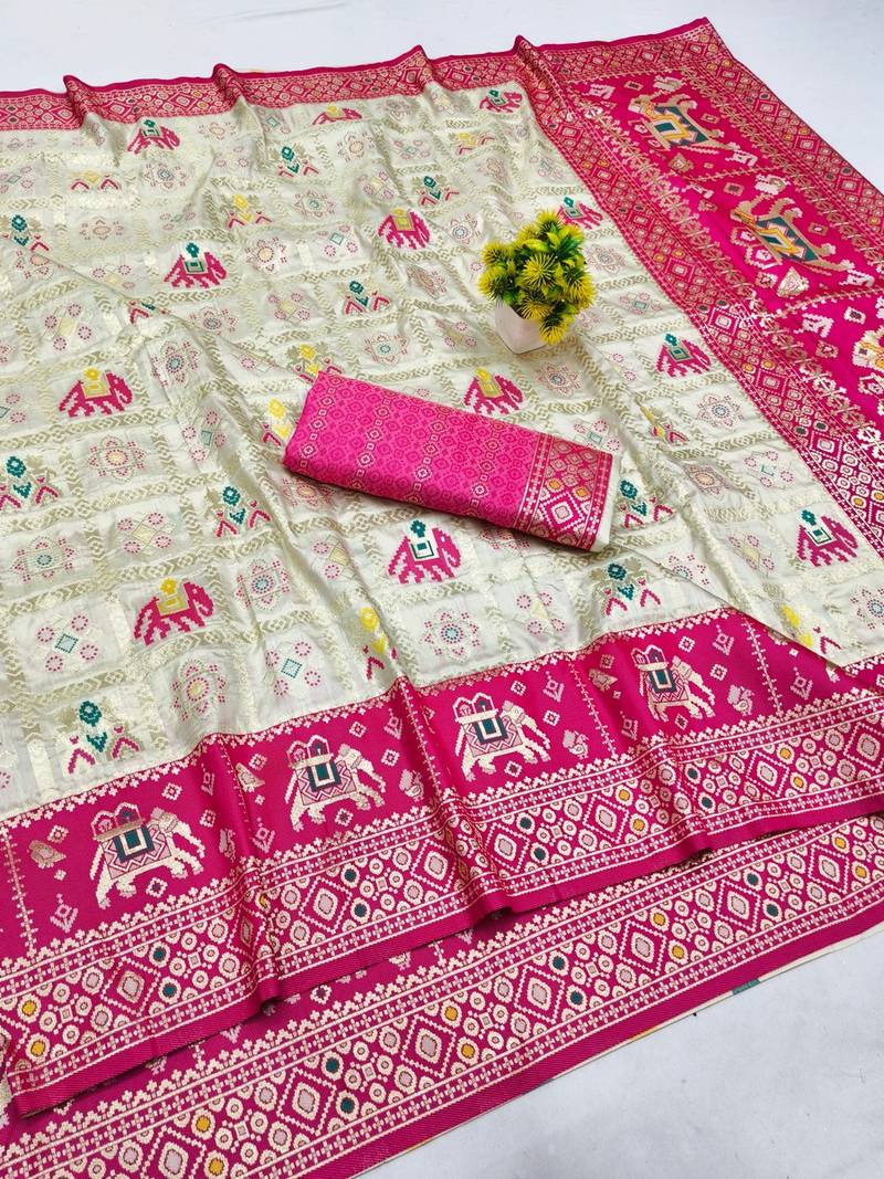 Cream zari woven patola silk blend saree with blouse piece