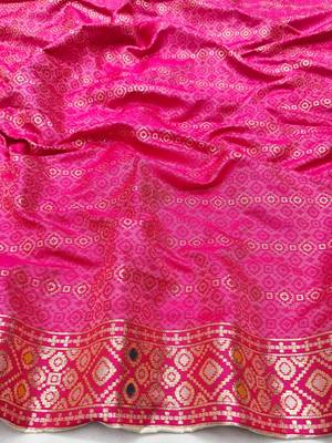 Cream zari woven patola silk blend saree with blouse piece 4