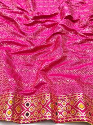 Gold zari woven patola silk blend saree with blouse piece 4