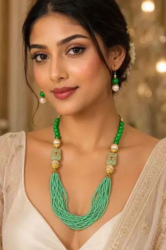 Traditional mint green layered necklace