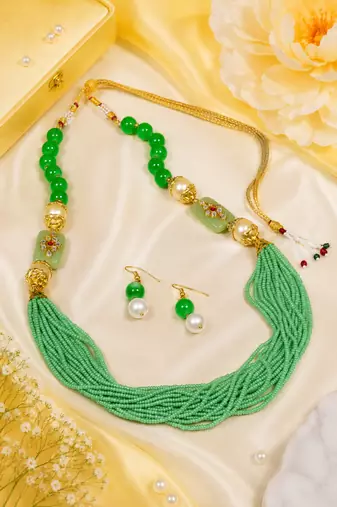 Traditional mint green layered necklace