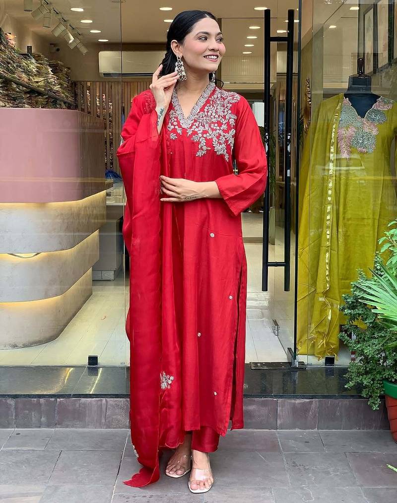 Red chanderi silk embroidery kurta set with dupatta | party wear kurti set