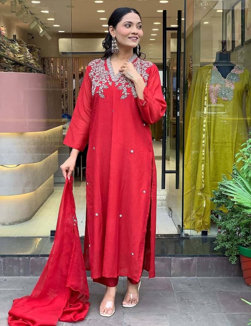 Red chanderi silk embroidery kurta set with dupatta | party wear kurti set