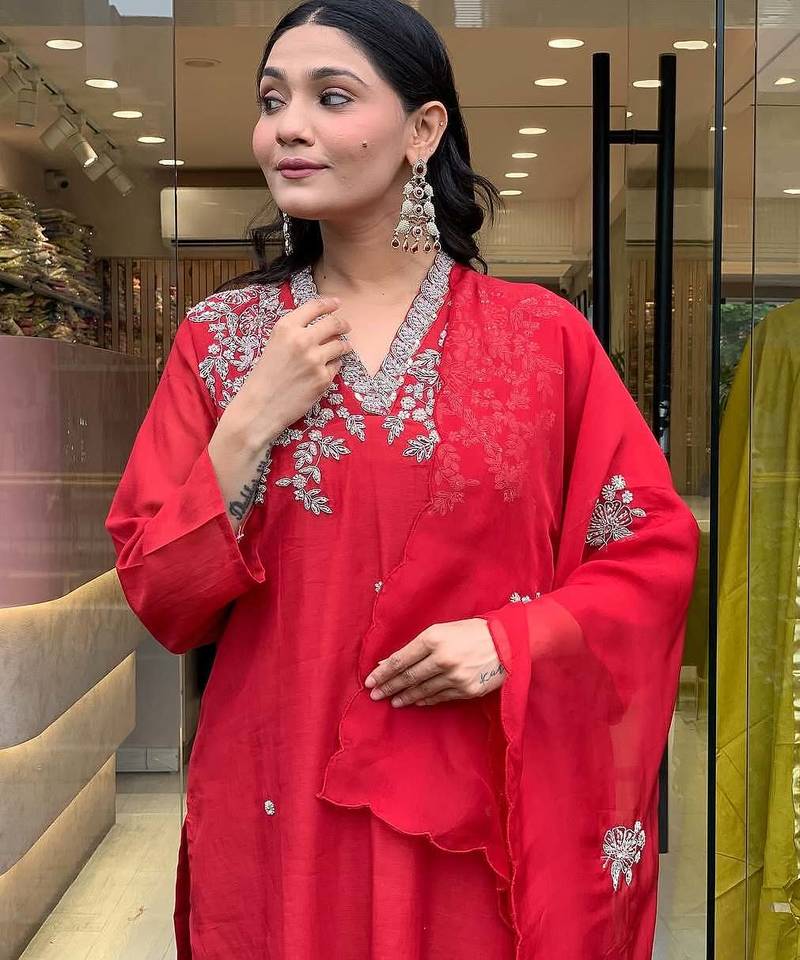 Red chanderi silk embroidery kurta set with dupatta | party wear kurti set