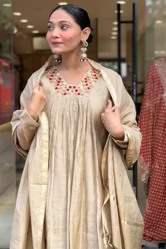 Cream chanderi silk sequin embroidery kurta set with dupatta | readymade suit