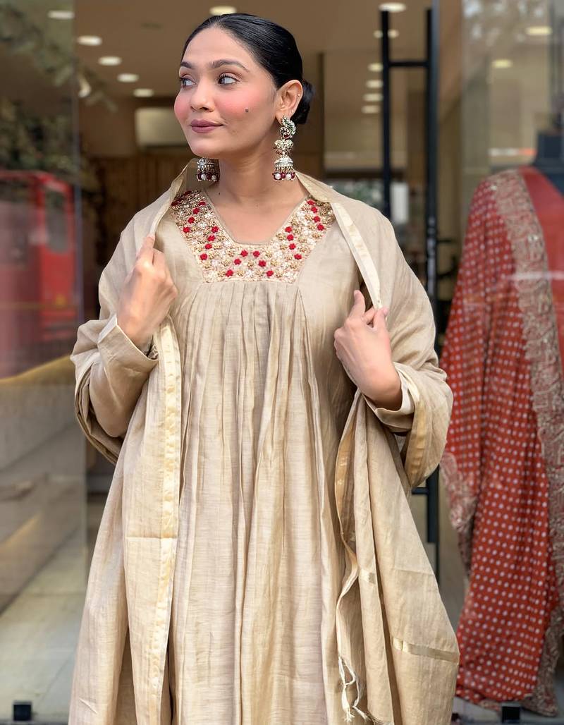 Cream chanderi silk sequence embroidery kurta set with dupatta | readymade suit
